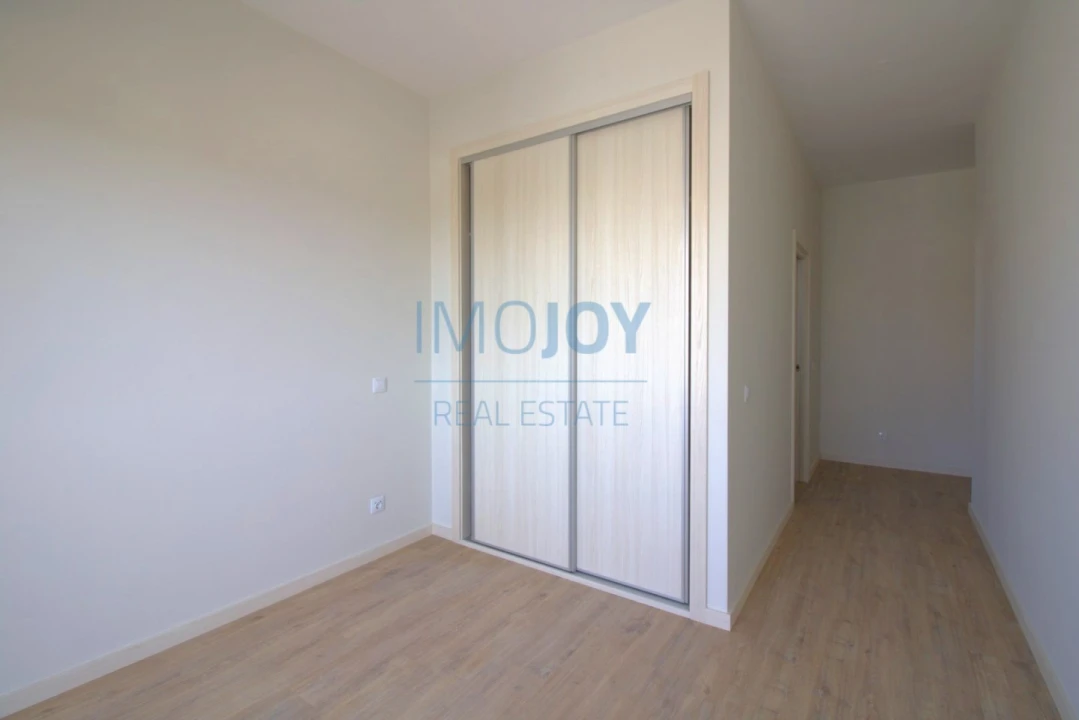 Apartamento T4 para Venda em Portimão Foto 11