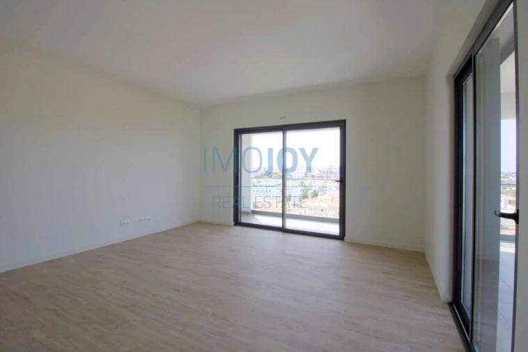 Apartamento T4 para Venda em Portimão Foto 2