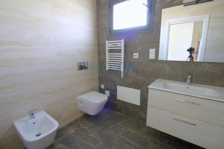 Apartamento T4 para Venda em Portimão Foto 17