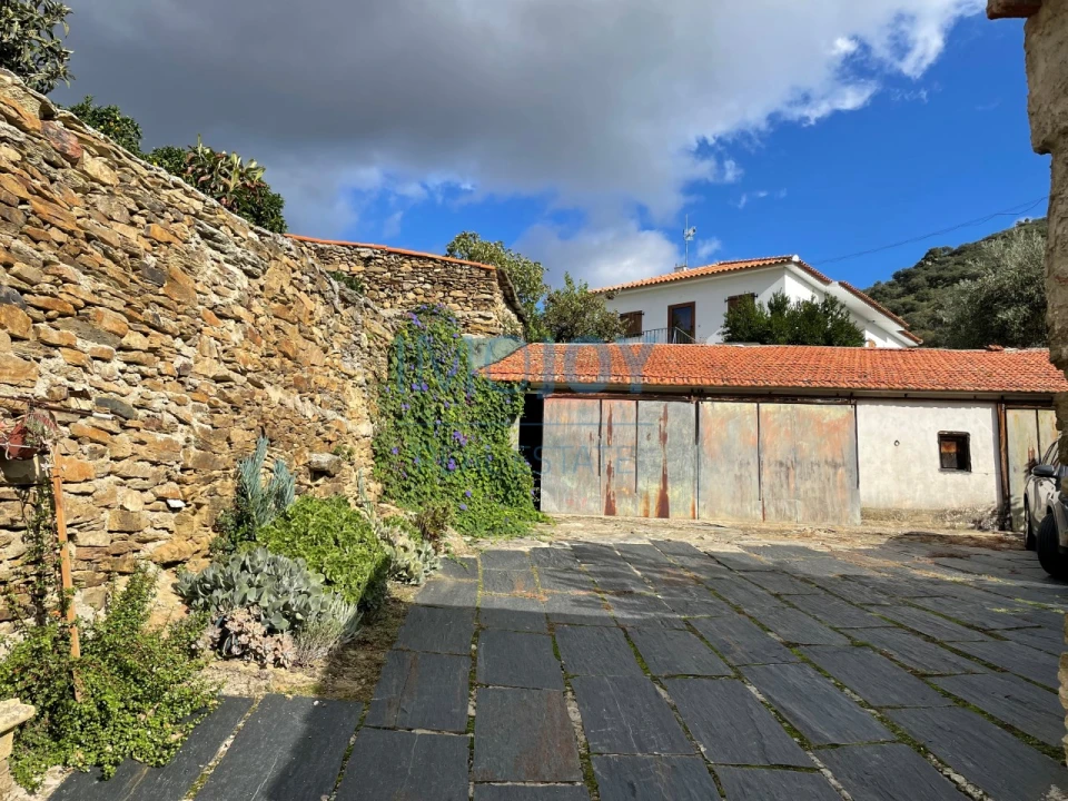 Quinta T4 para Venda em Vila Nova de Foz Côa Foto 46