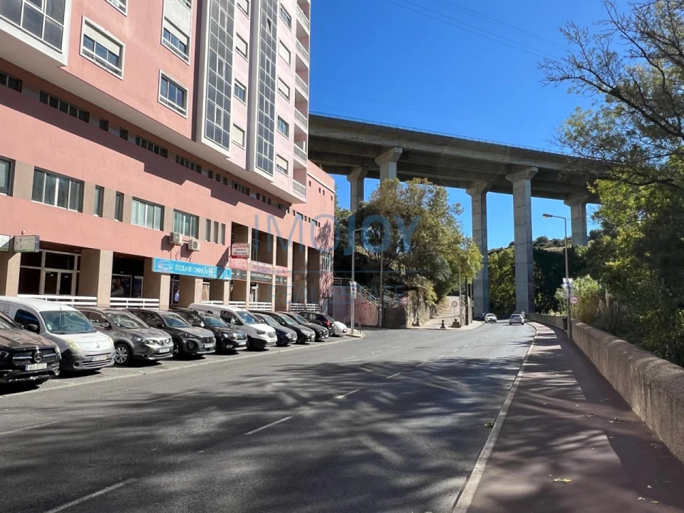Loja para Arrendamento em Queluz e Belas Foto 14