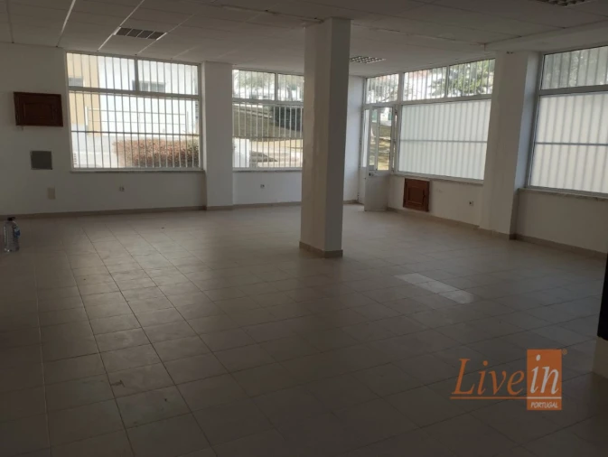 Loja para Venda em Carregado e Cadafais Foto 3