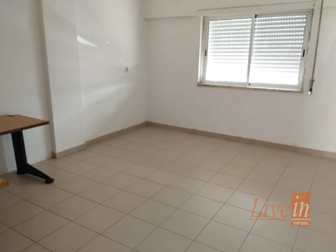 Loja para Venda em Carregado e Cadafais Foto 7