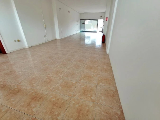 Loja para Venda em Coronado (São Romão e São Mamede) Foto 4