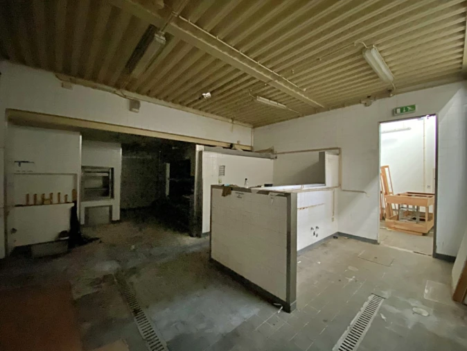 Loja para Arrendamento em Moreira Foto 11