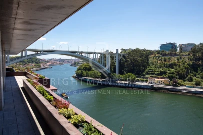 Apartamento T3 para Venda em Lordelo do Ouro e Massarelos