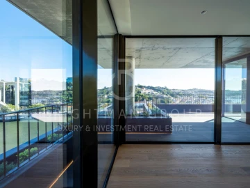 Apartamento T3 para Venda em Lordelo do Ouro e Massarelos