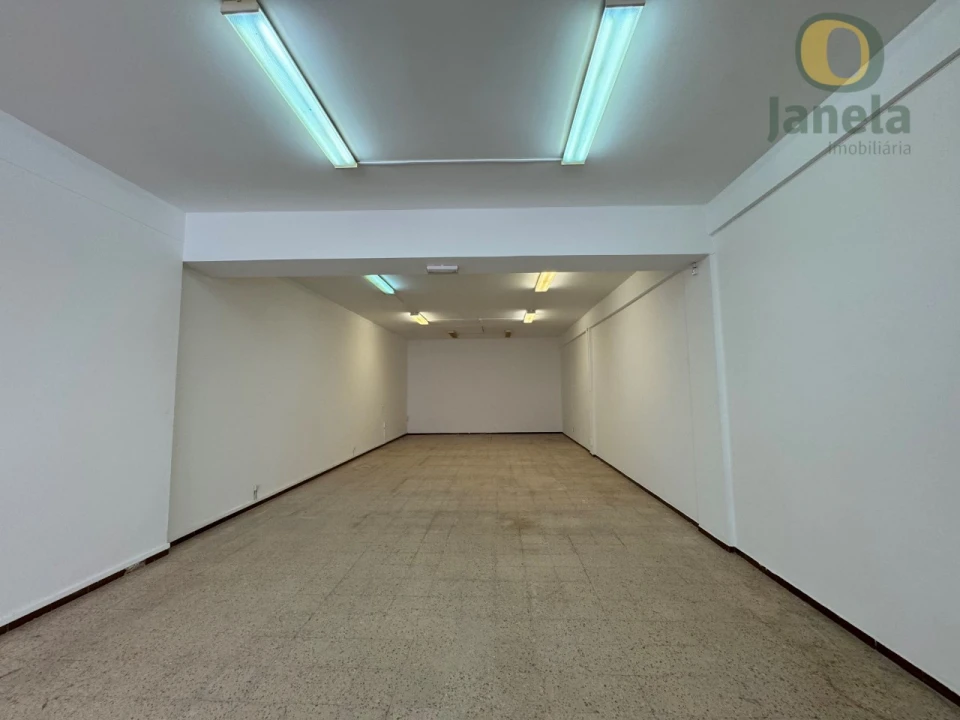 Loja para Venda em Faro (Sé e São Pedro) Foto 1