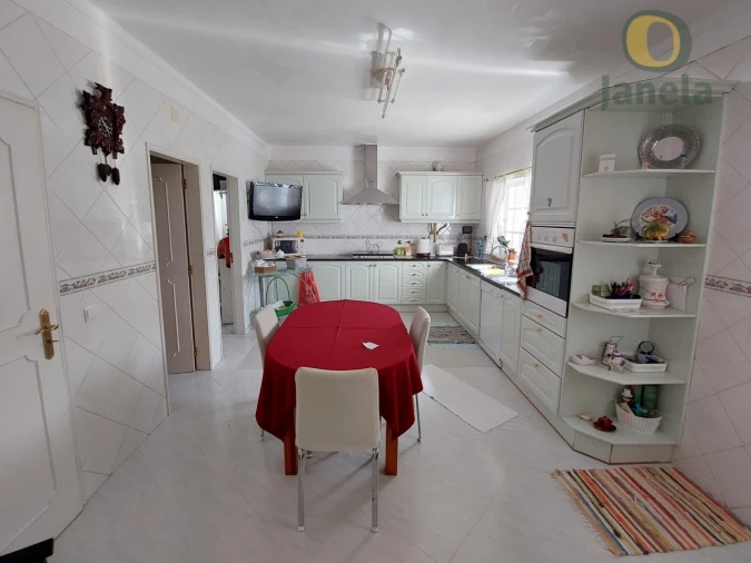 Moradia T5 para Venda em Montenegro Foto 2