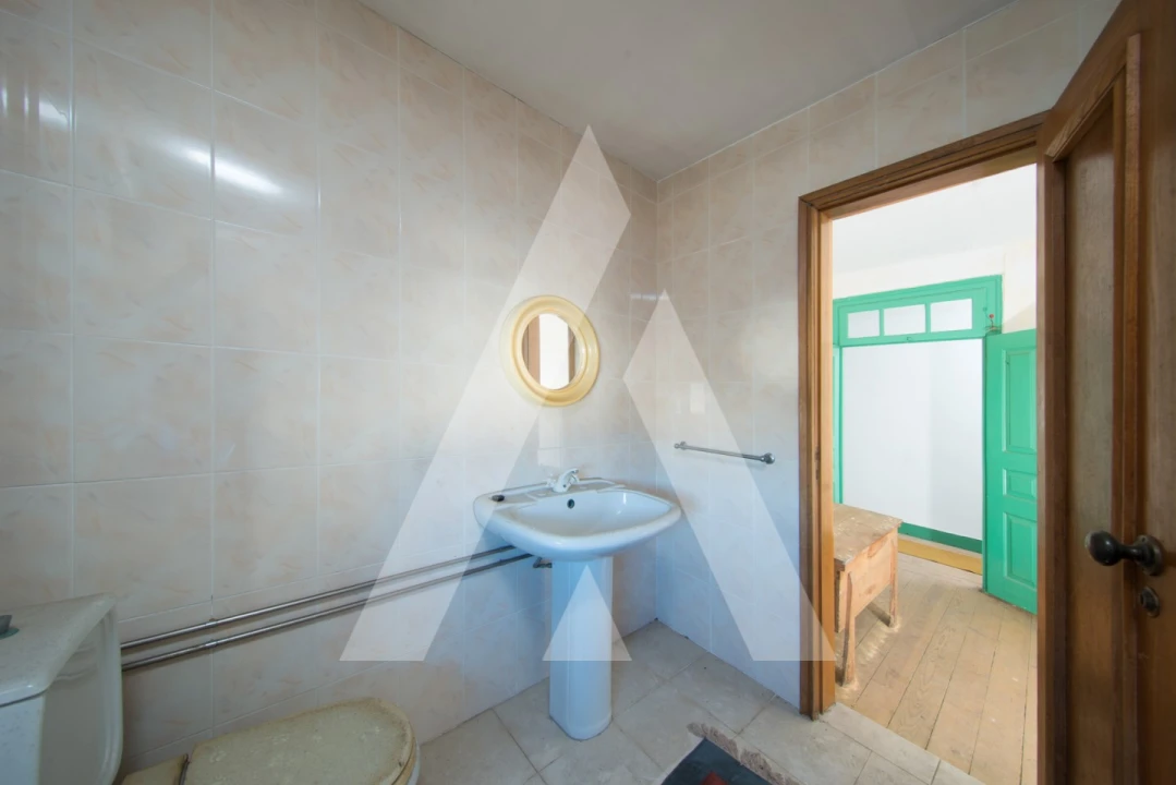 Prédio para Venda em Louriçal Foto 9