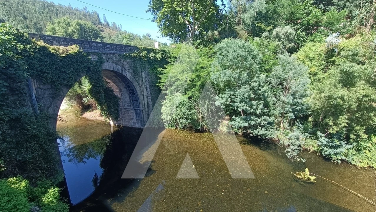 Moradia T3 para Venda em Aguda Foto 24