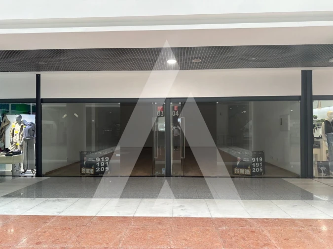 Loja para Arrendamento em Marinha Grande Foto 7