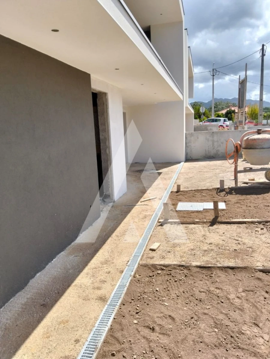 Moradia T3 para Venda em Lanheses Foto 5