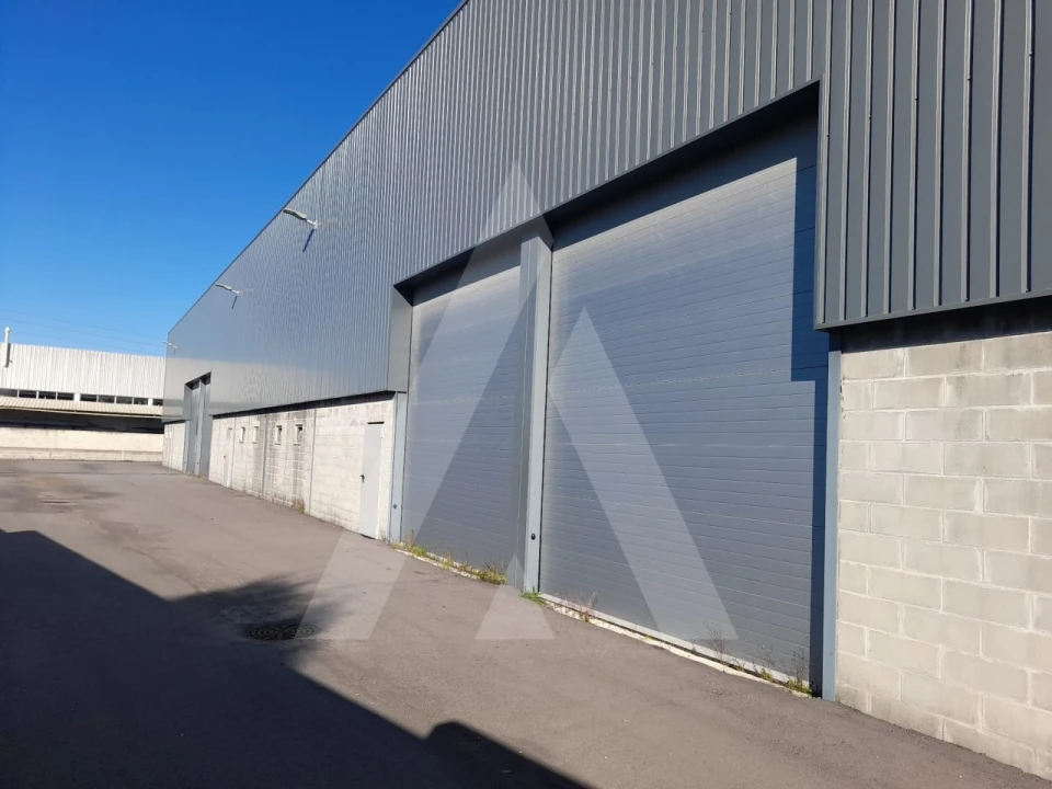 Armazém para Venda em Palhaça Foto 1