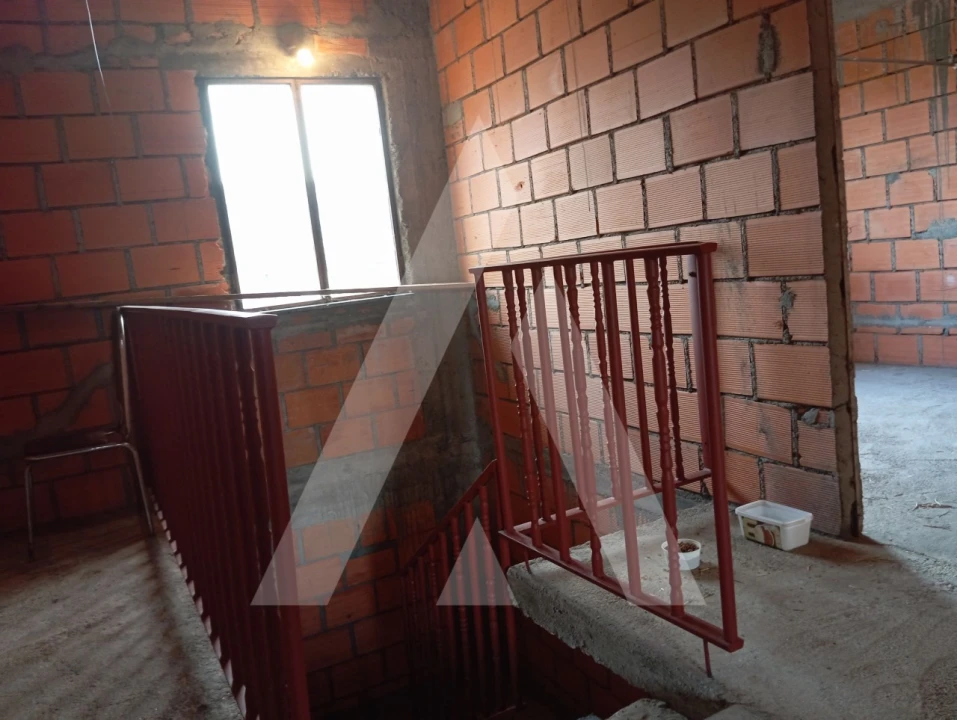 Moradia T2 para Venda em Queirã Foto 1