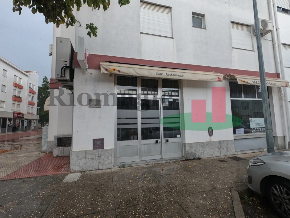 Negócio para Venda em Almeirim Foto 1