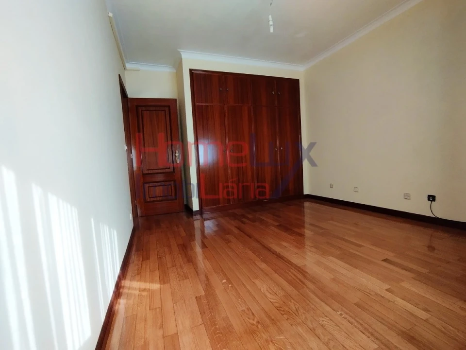 Moradia T3 para Venda em Campanhã Foto 23