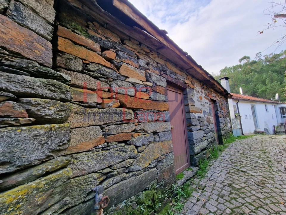 Moradia T2 para Venda em São Martinho das Moitas e Covas do Rio Foto 2