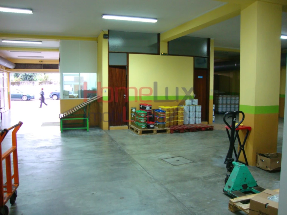 Armazém para Arrendamento em Campanhã Foto 1
