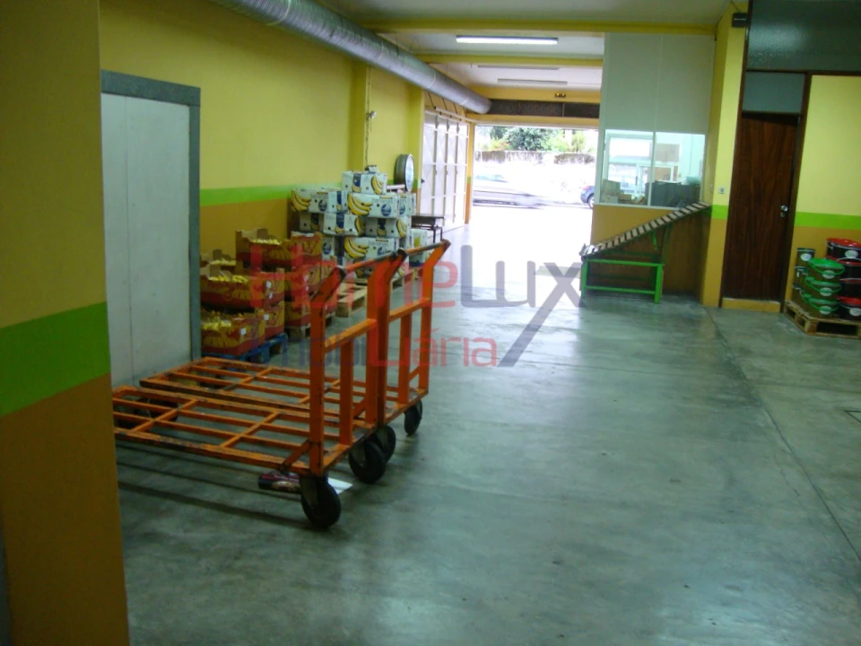 Armazém para Arrendamento em Campanhã Foto 3