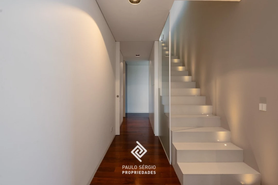 Apartamento T5 para Venda em Canidelo Foto 16