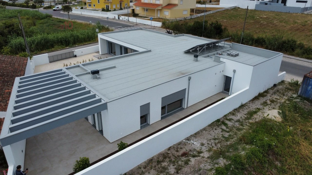 Moradia T4 para Venda em Nadadouro Foto 3