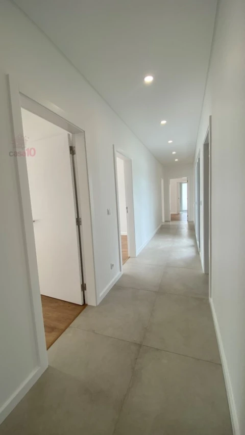 Moradia T4 para Venda em Nadadouro