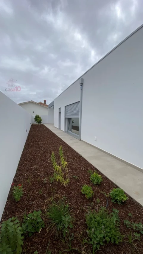 Moradia T4 para Venda em Nadadouro