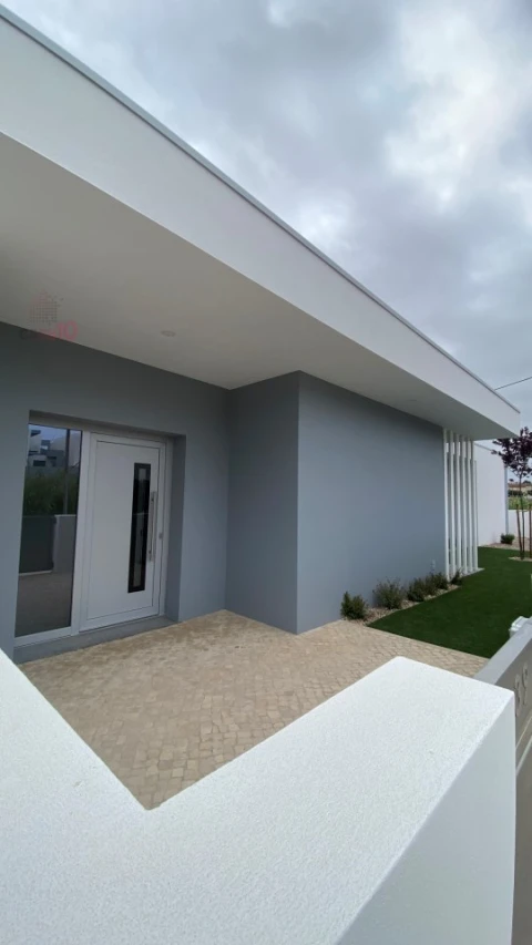 Moradia T4 para Venda em Nadadouro