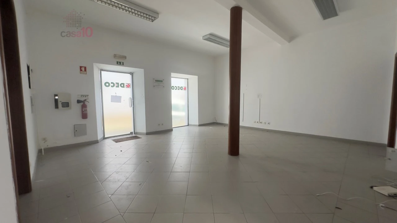 Loja para Venda em Évora (São Mamede, Sé, São Pedro e Santo Antão) Foto 1