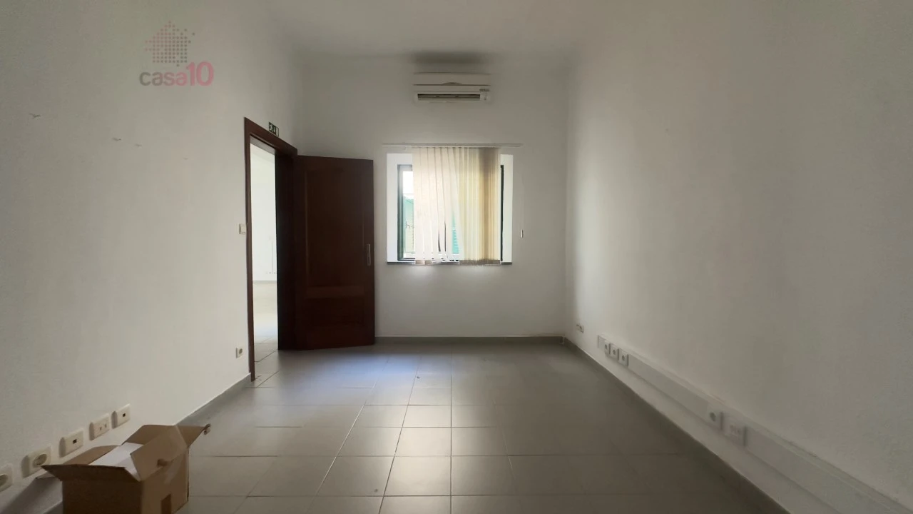 Loja para Venda em Évora (São Mamede, Sé, São Pedro e Santo Antão) Foto 15