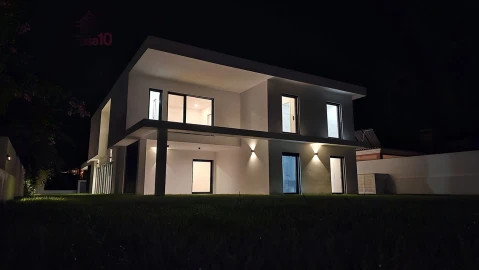 Moradia T4 para Venda em Corroios