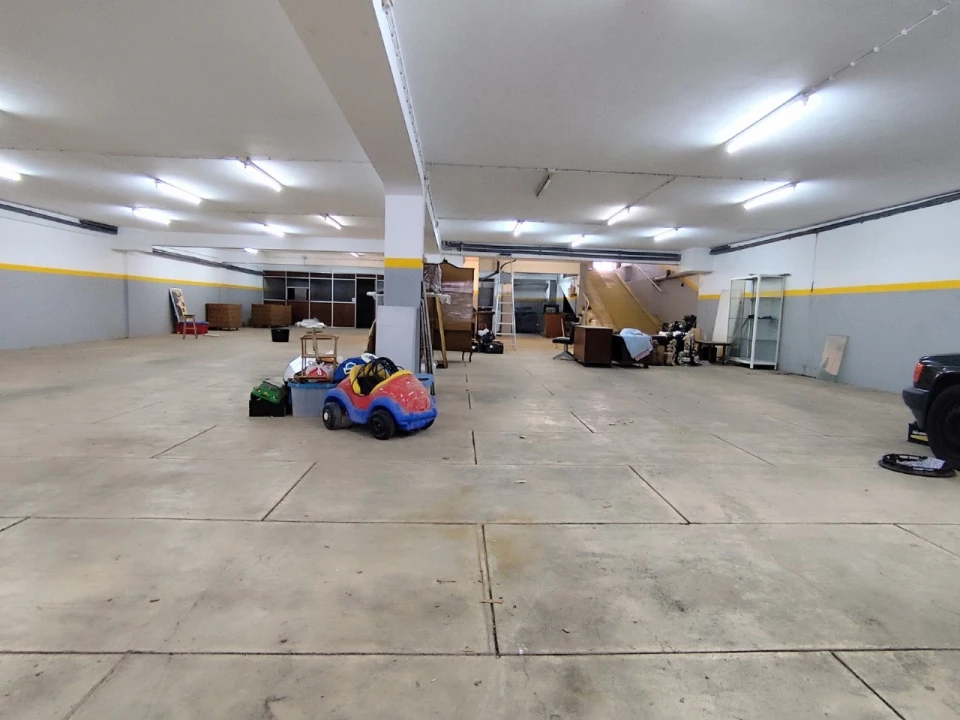 Armazém para Venda em Mafamude e Vilar do Paraíso Foto 1