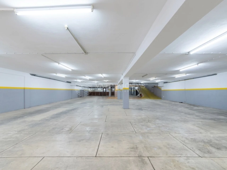 Armazém para Venda em Mafamude e Vilar do Paraíso Foto 2