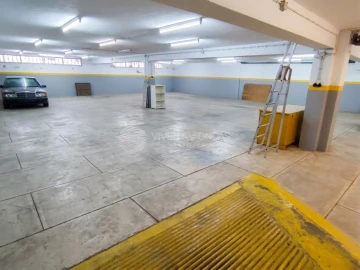 Armazém para Venda em Mafamude e Vilar do Paraíso