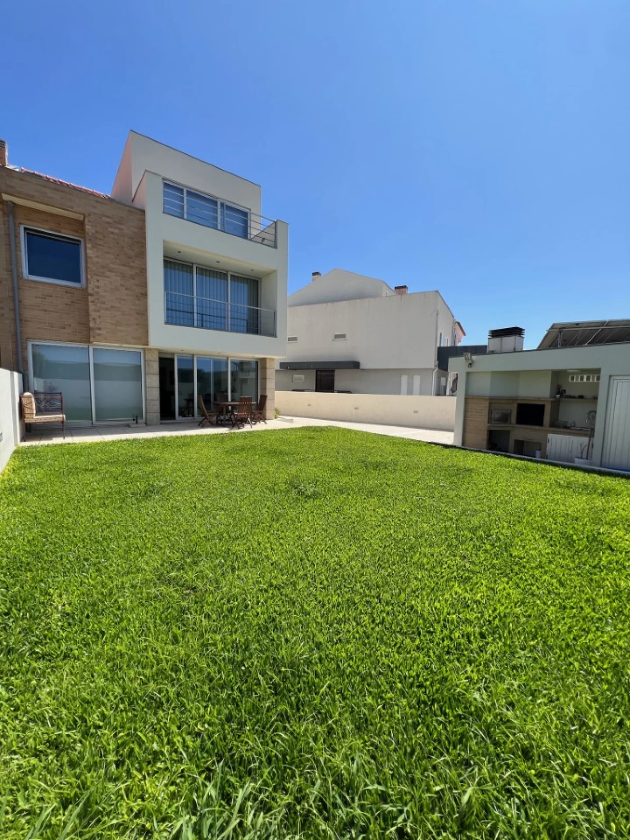 Moradia T3 para Venda em Arcozelo Foto 4