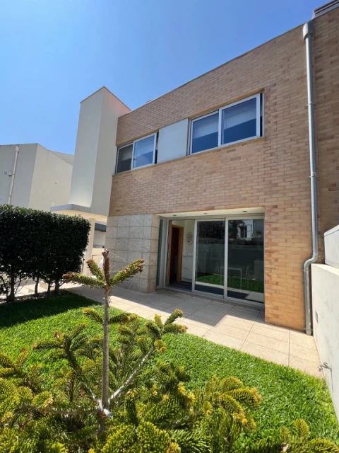Moradia T3 para Venda em Arcozelo