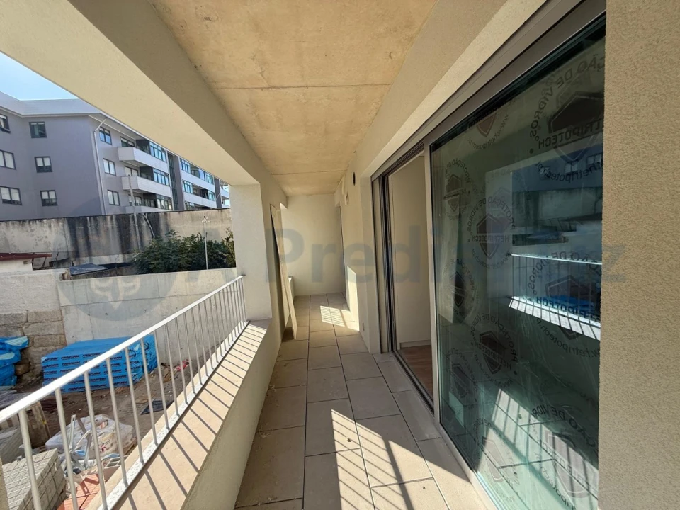 Apartamento T2 para Venda em Paranhos Foto 5