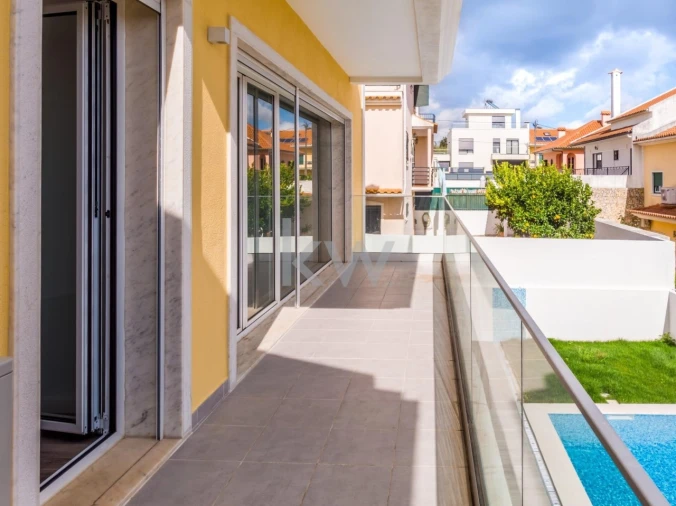 Moradia T4 para Venda em Pontinha e Famões Foto 10
