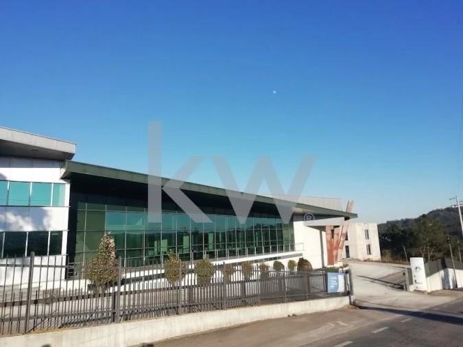 Armazém para Arrendamento em Atouguia Foto 3