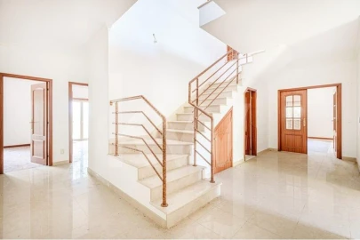 Moradia T5 para Venda em Fatima