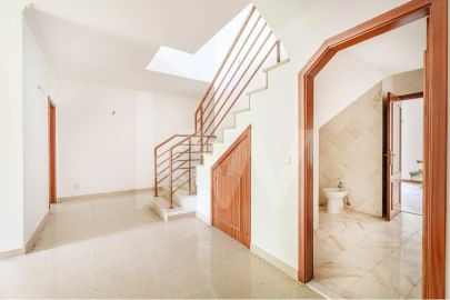 Moradia T5 para Venda em Fatima