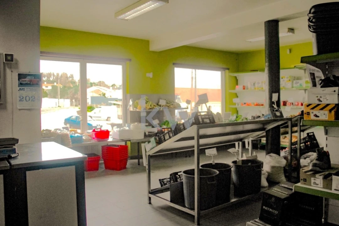 Loja para Venda em Regueira de Pontes Foto 11