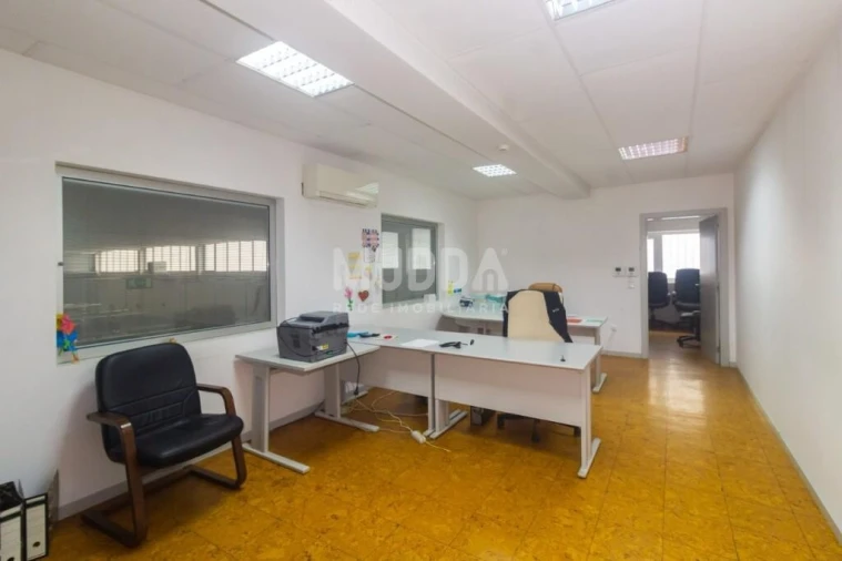 Armazém para Venda em São João da Madeira Foto 7