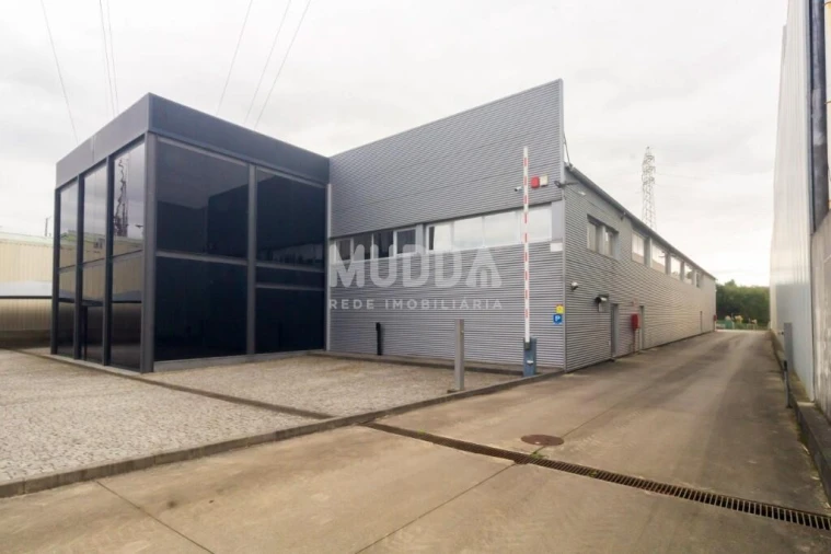 Armazém para Venda em São João da Madeira Foto 29