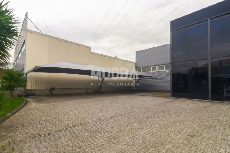 Armazém para Venda em São João da Madeira Foto 28