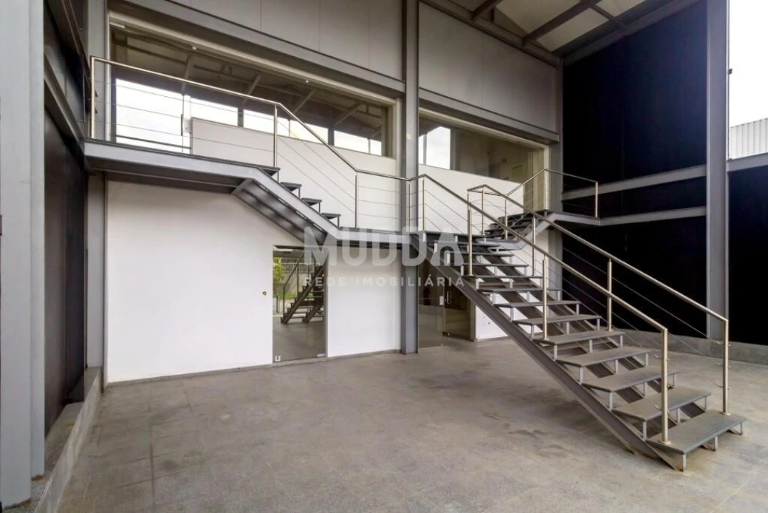 Armazém para Venda em São João da Madeira Foto 4