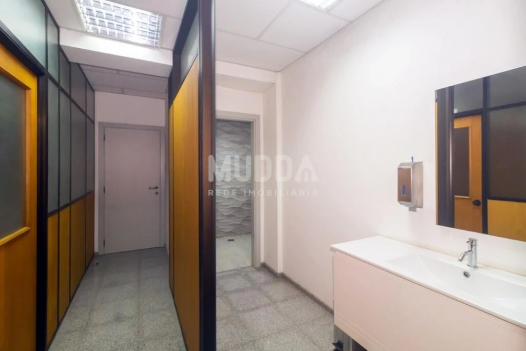 Armazém para Venda em São João da Madeira Foto 14