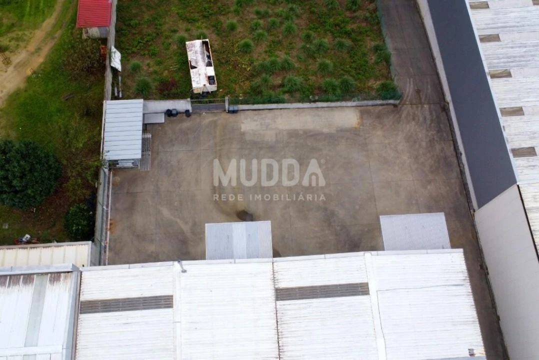 Armazém para Venda em São João da Madeira Foto 33