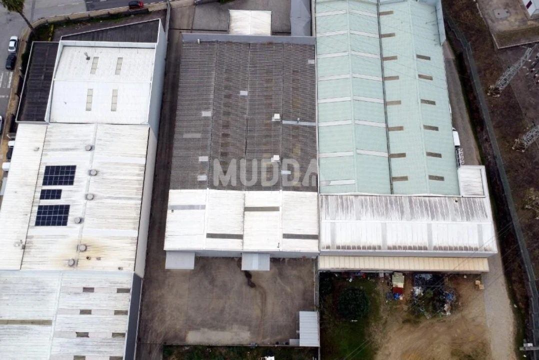 Armazém para Venda em São João da Madeira Foto 32